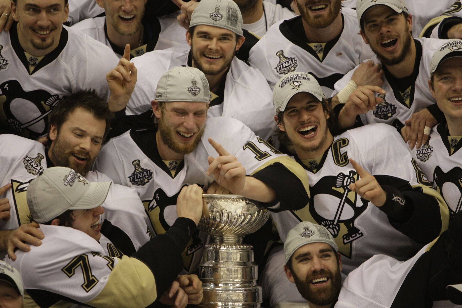 2009: Pittsburgh Penguins beat defending champion Detroit Red Wings in Game 7